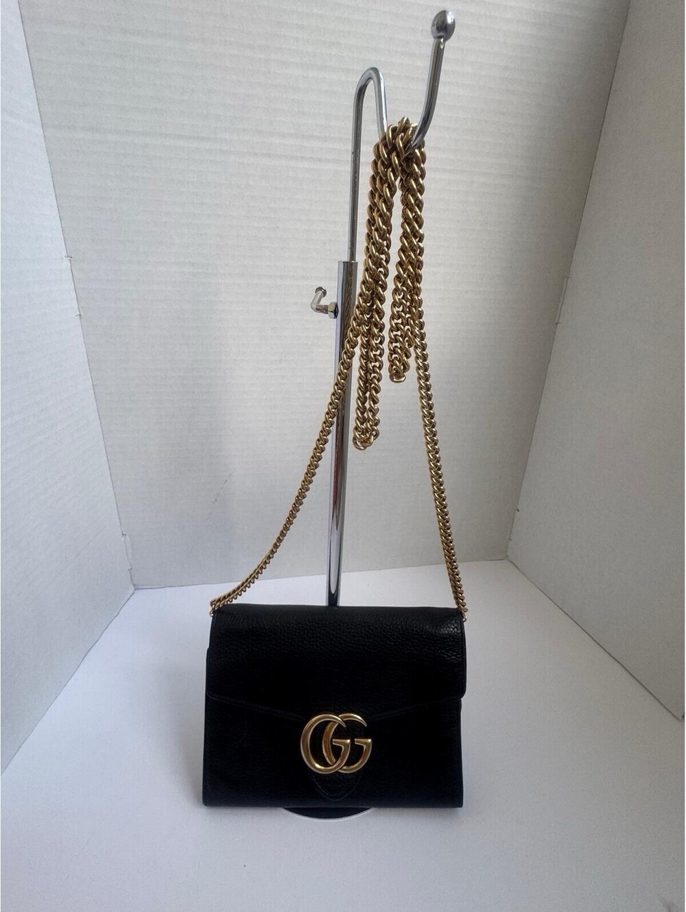Gucci GG Marmont Wallet on Chain —Black Pebbled Calfskin|Detachable Chain Strap